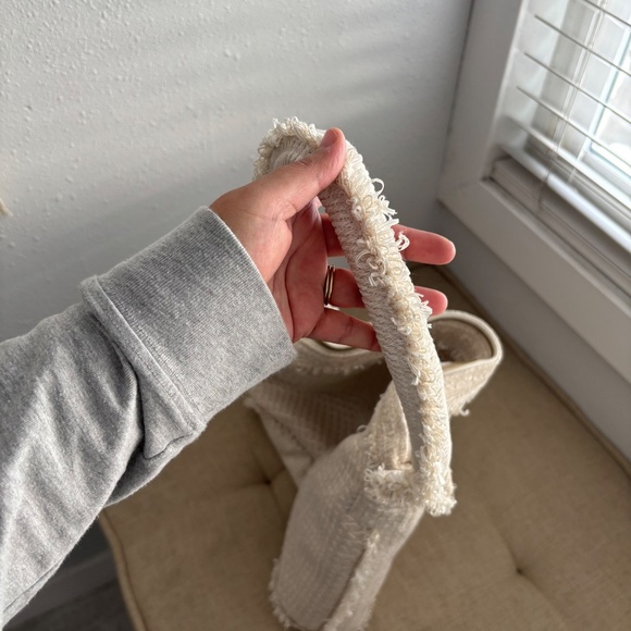 St. John Cream Fringe Tweed Woven Shoulder Bag - Picture 9 of 11